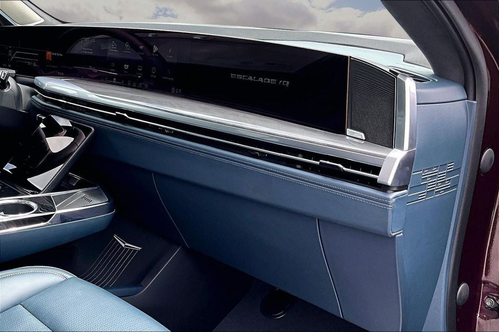 2025 Cadillac ESCALADE IQ Luxury 2