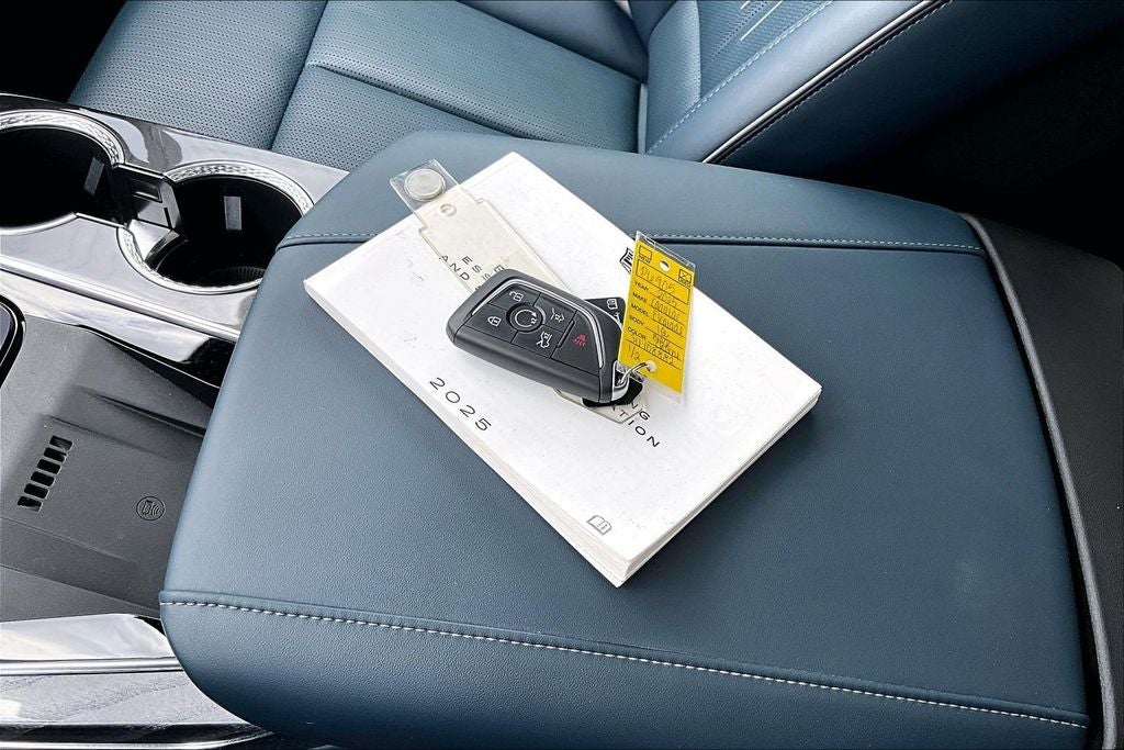 2025 Cadillac ESCALADE IQ Luxury 2