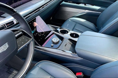 2025 Cadillac ESCALADE IQ Luxury 2