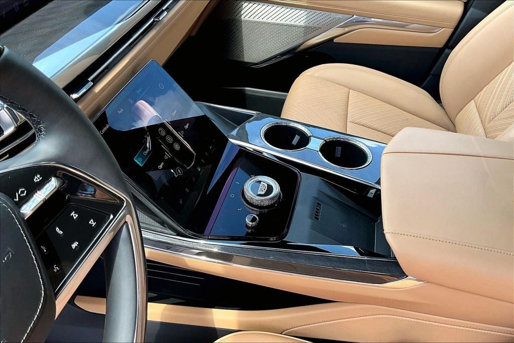 2025 Cadillac ESCALADE IQ Luxury 2