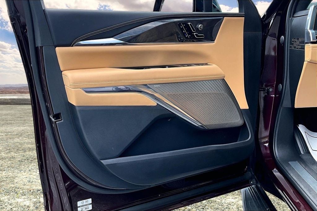 2025 Cadillac ESCALADE IQ Luxury 2