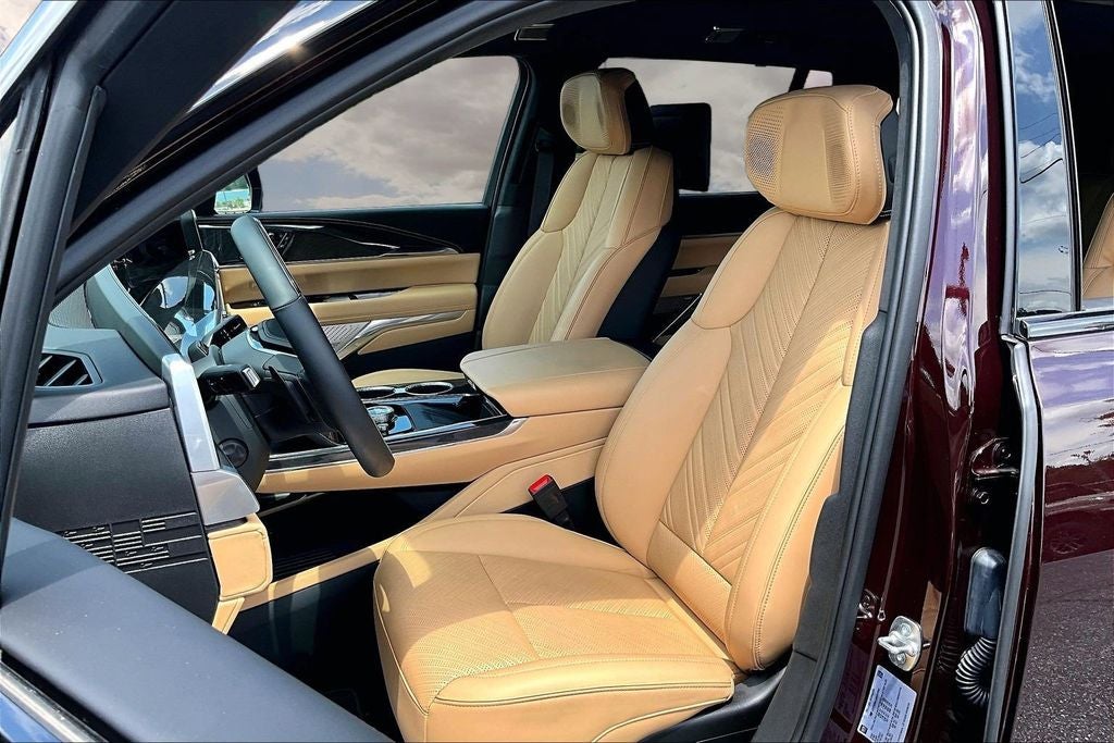 2025 Cadillac ESCALADE IQ Luxury 2