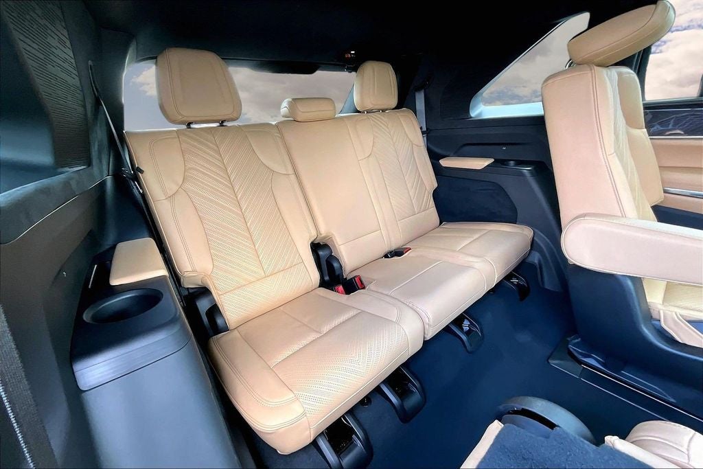 2025 Cadillac ESCALADE IQ Luxury 2