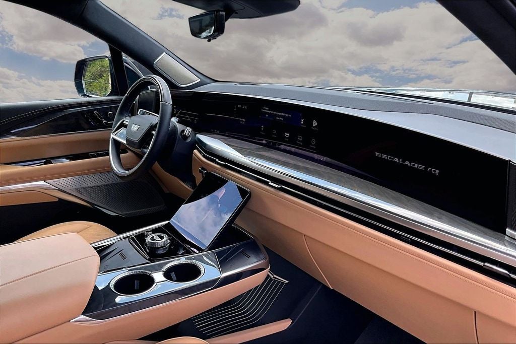 2025 Cadillac ESCALADE IQ Luxury 2