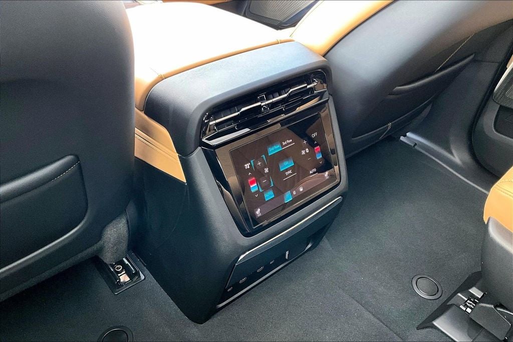 2025 Cadillac ESCALADE IQ Luxury 2