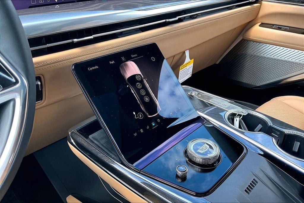2025 Cadillac ESCALADE IQ Luxury 2
