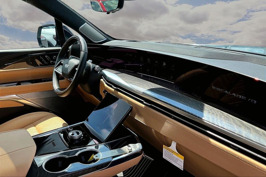 2025 Cadillac ESCALADE IQ Luxury 2