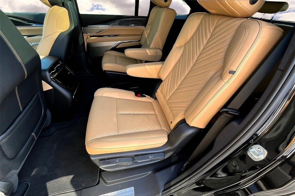 2025 Cadillac ESCALADE IQ Luxury 2