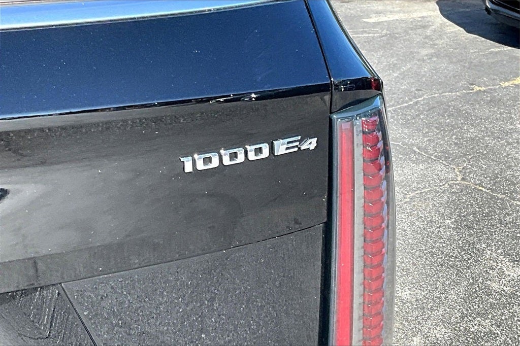 2025 Cadillac ESCALADE IQ Luxury 2