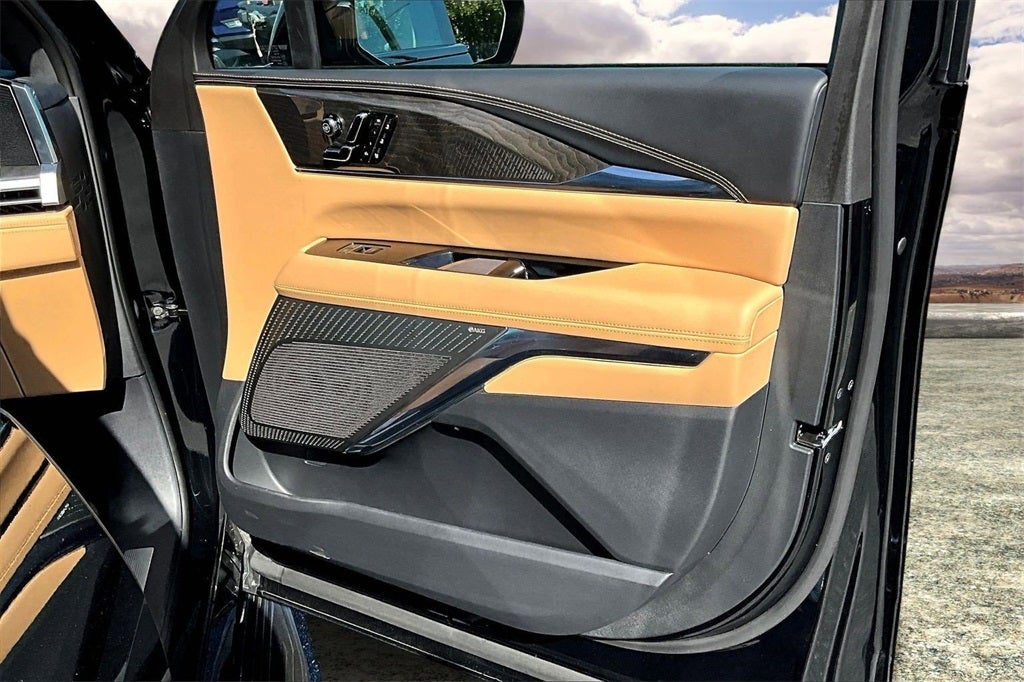 2025 Cadillac ESCALADE IQ Luxury 2