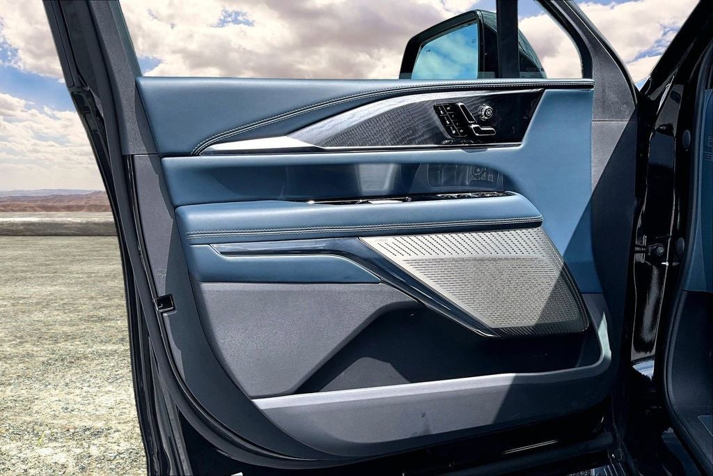 2025 Cadillac ESCALADE IQ Luxury 2