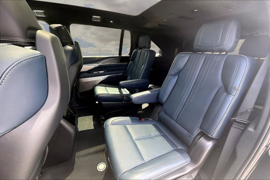 2025 Cadillac ESCALADE IQ Luxury 2
