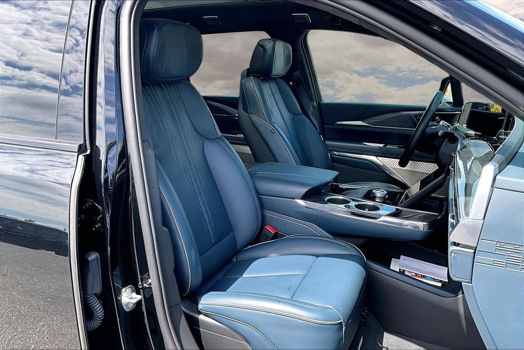 2025 Cadillac ESCALADE IQ Luxury 2