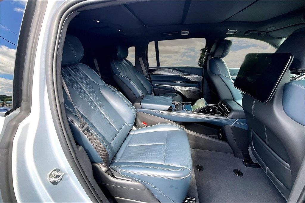 2025 Cadillac ESCALADE IQ Sport 2