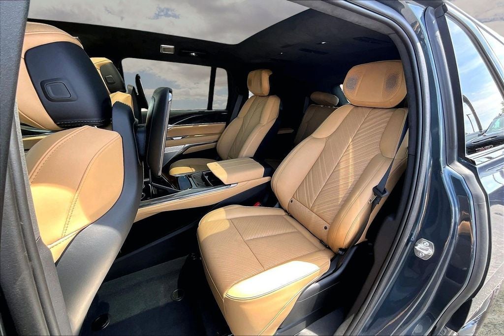2026 Cadillac ESCALADE IQ Premium Sport