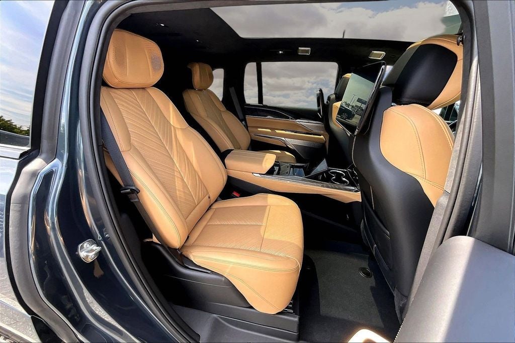 2026 Cadillac ESCALADE IQ Premium Sport