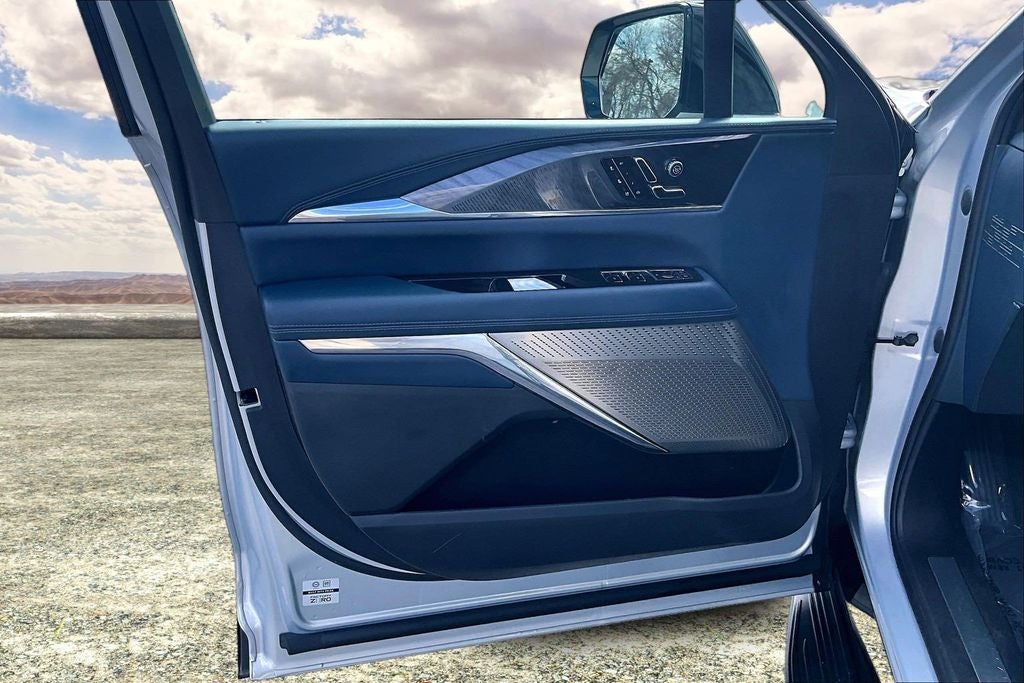 2025 Cadillac ESCALADE IQ Sport 2