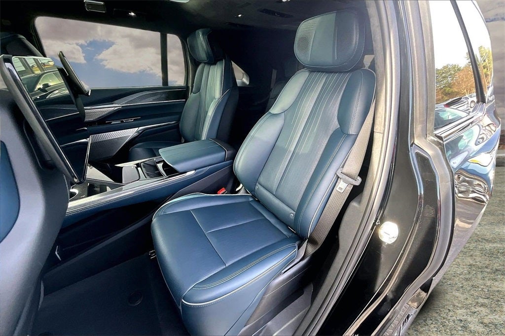 2025 Cadillac ESCALADE IQ Sport 2