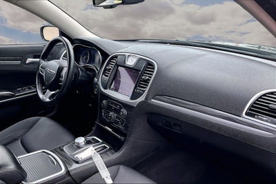 2020 Chrysler 300 Touring