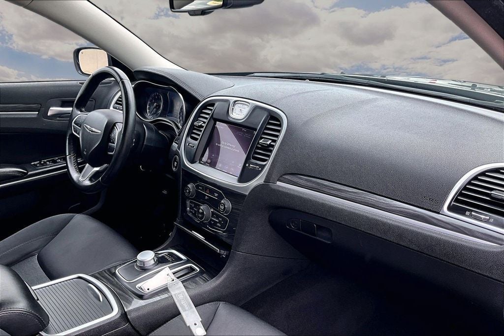 2020 Chrysler 300 Touring