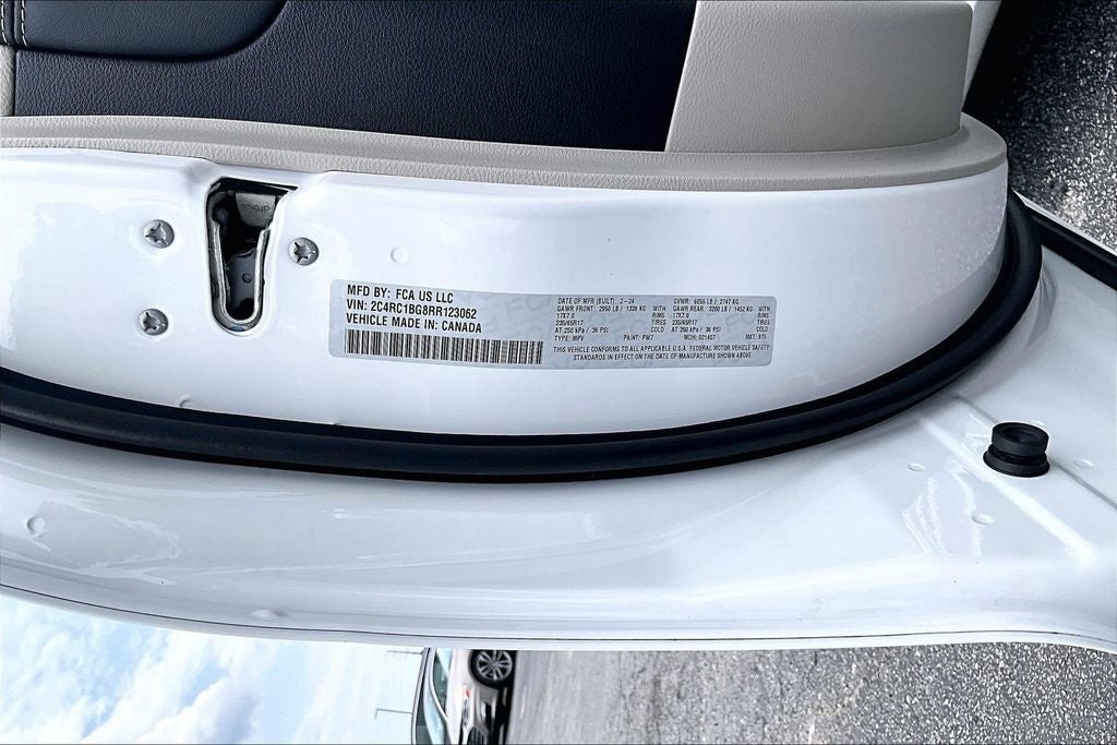 2024 Chrysler Pacifica Touring L