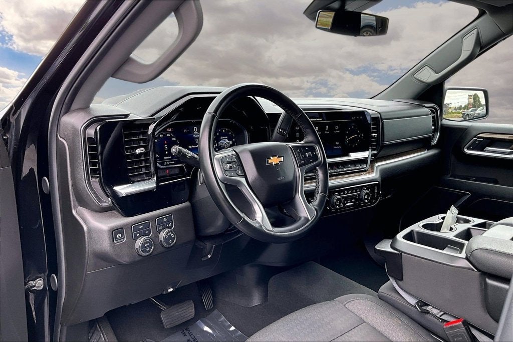 2025 Chevrolet Silverado 1500 LT LT1