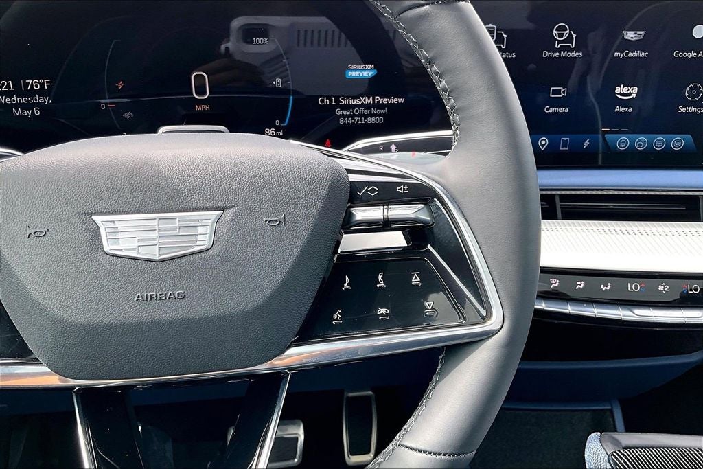 2025 Cadillac OPTIQ Luxury 2