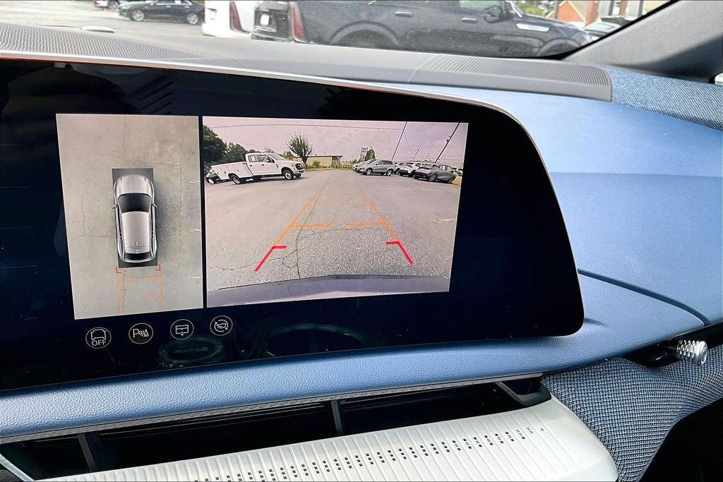 2025 Cadillac OPTIQ Luxury 2