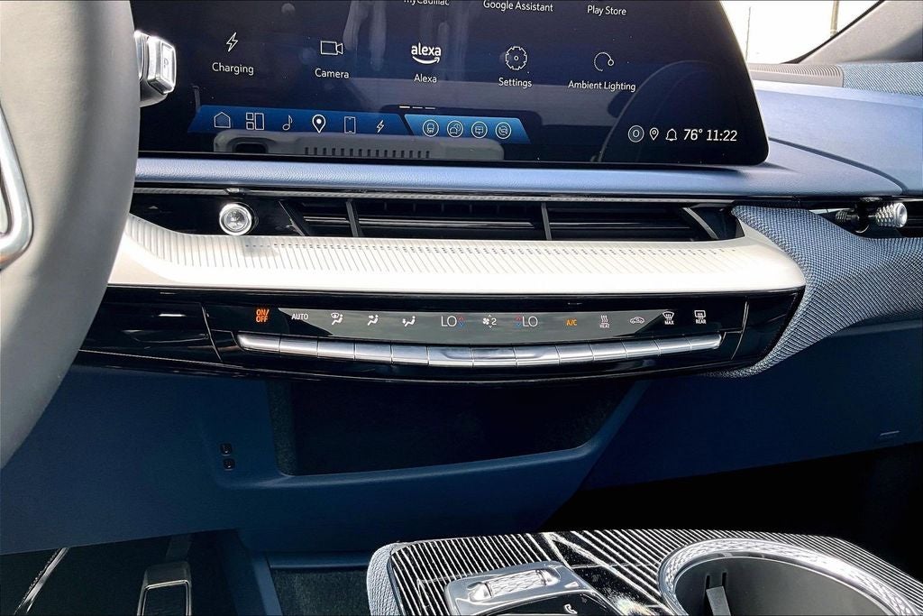 2025 Cadillac OPTIQ Luxury 2