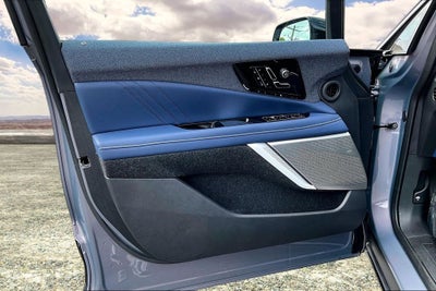 2025 Cadillac OPTIQ Luxury 2