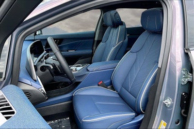 2025 Cadillac OPTIQ Luxury 2