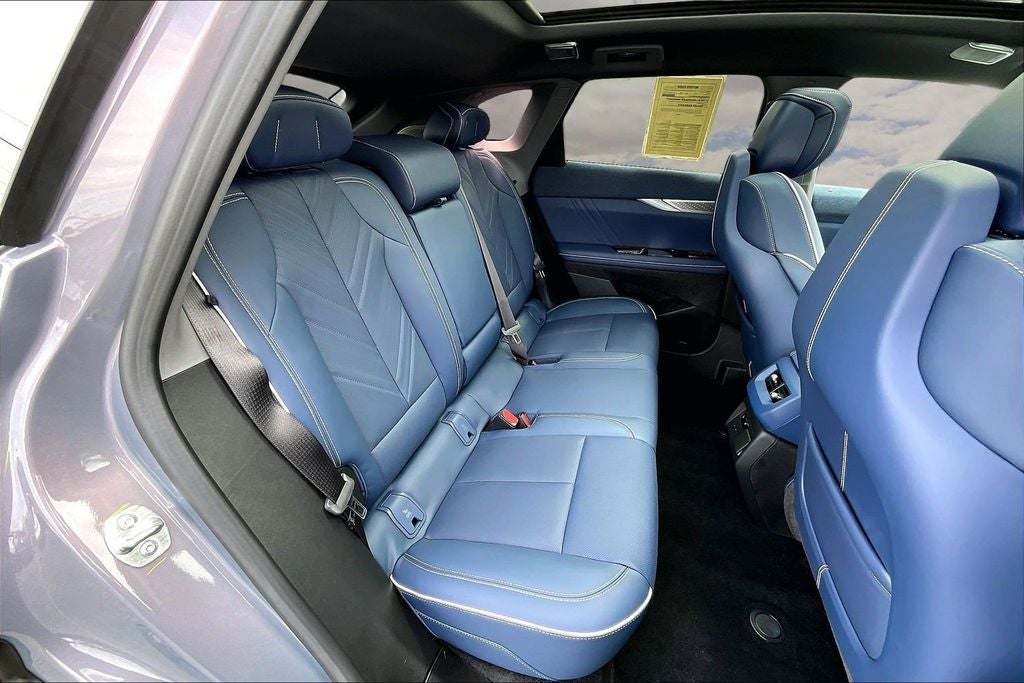 2025 Cadillac OPTIQ Luxury 2