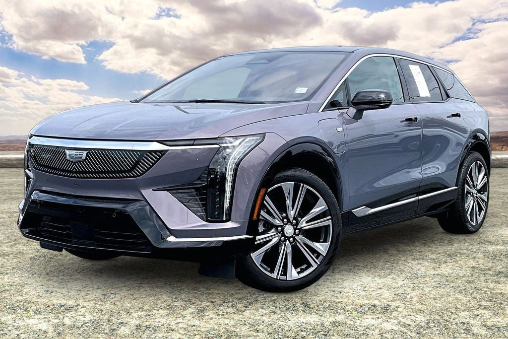 2025 Cadillac OPTIQ Luxury 2