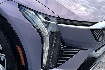 2025 Cadillac OPTIQ Luxury 2