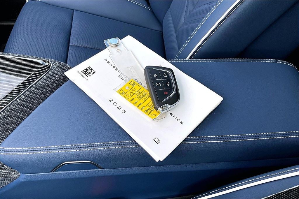 2025 Cadillac OPTIQ Luxury 2