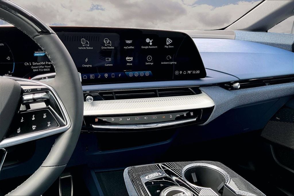 2025 Cadillac OPTIQ Luxury 2