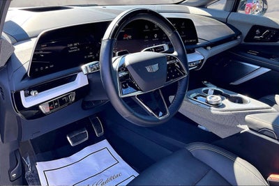 2025 Cadillac OPTIQ Luxury 2
