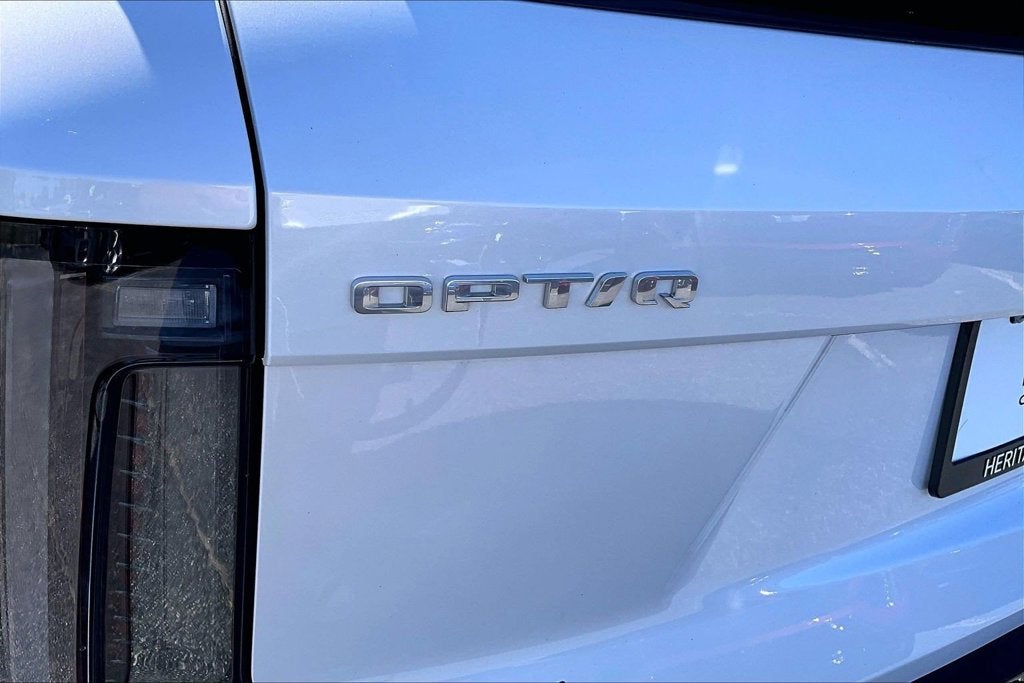 2025 Cadillac OPTIQ Luxury 2
