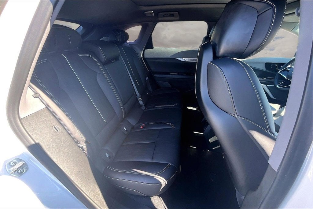 2025 Cadillac OPTIQ Luxury 2