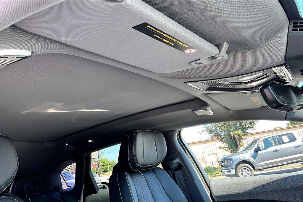 2025 Cadillac OPTIQ Luxury 2