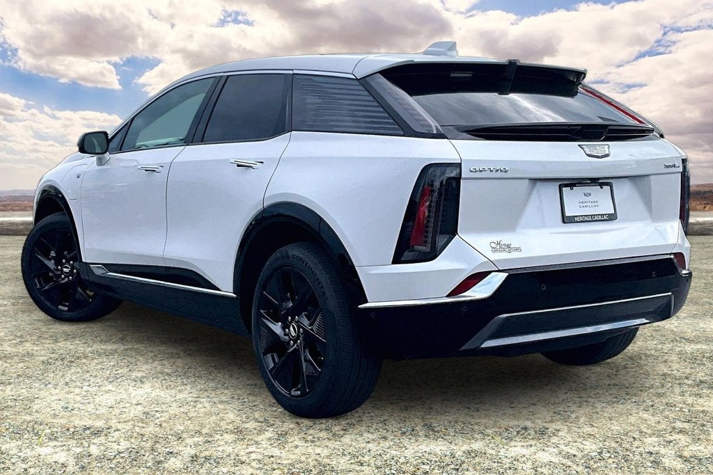 2025 Cadillac OPTIQ Luxury 2