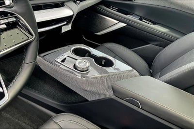 2025 Cadillac OPTIQ Luxury 2