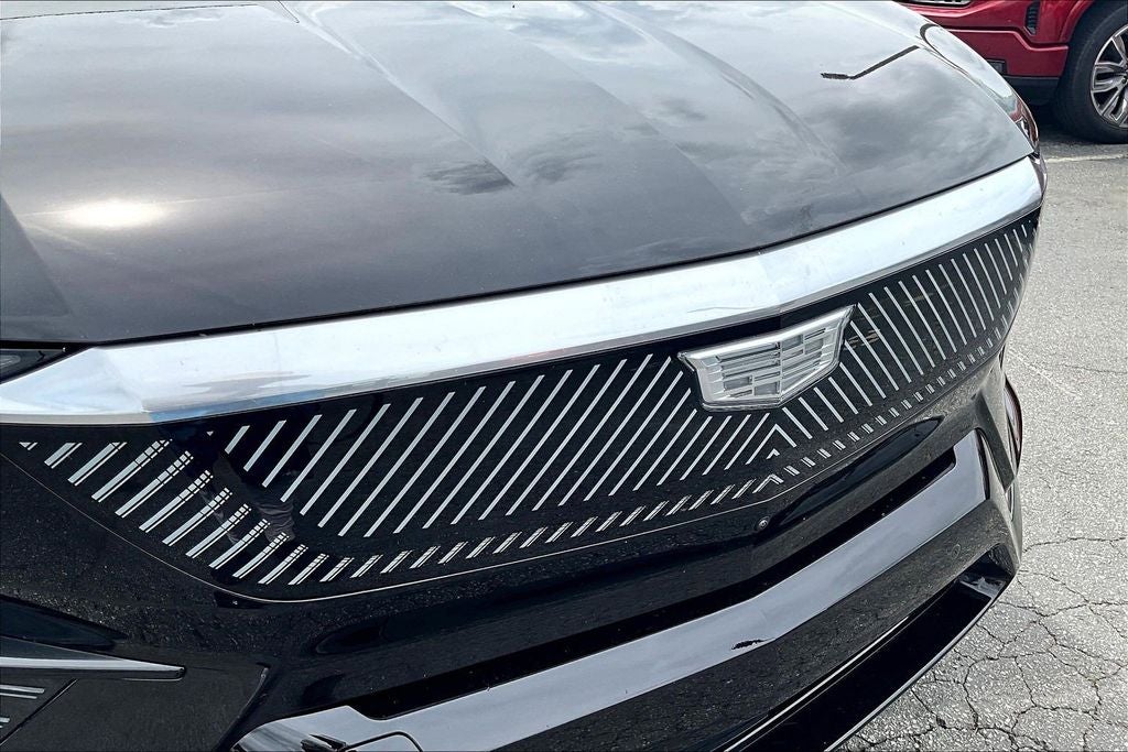 2025 Cadillac OPTIQ Luxury 2