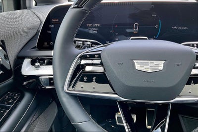 2025 Cadillac OPTIQ Luxury 2