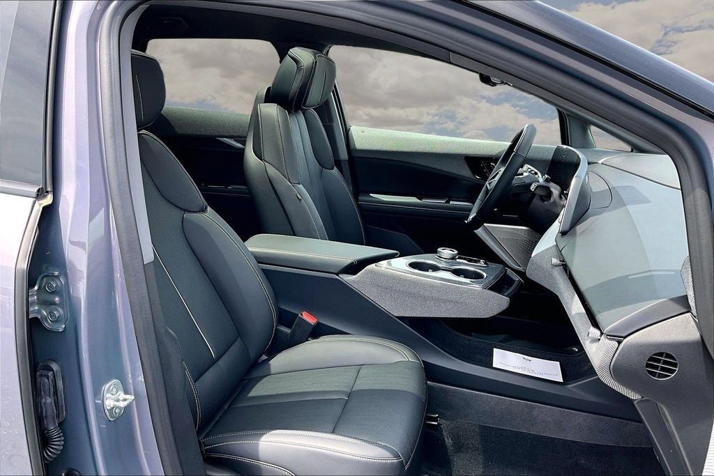 2025 Cadillac OPTIQ Luxury 2