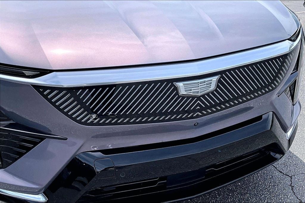 2025 Cadillac OPTIQ Luxury 2