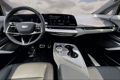 2025 Cadillac OPTIQ Luxury 2
