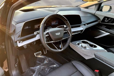 2025 Cadillac OPTIQ Luxury 2