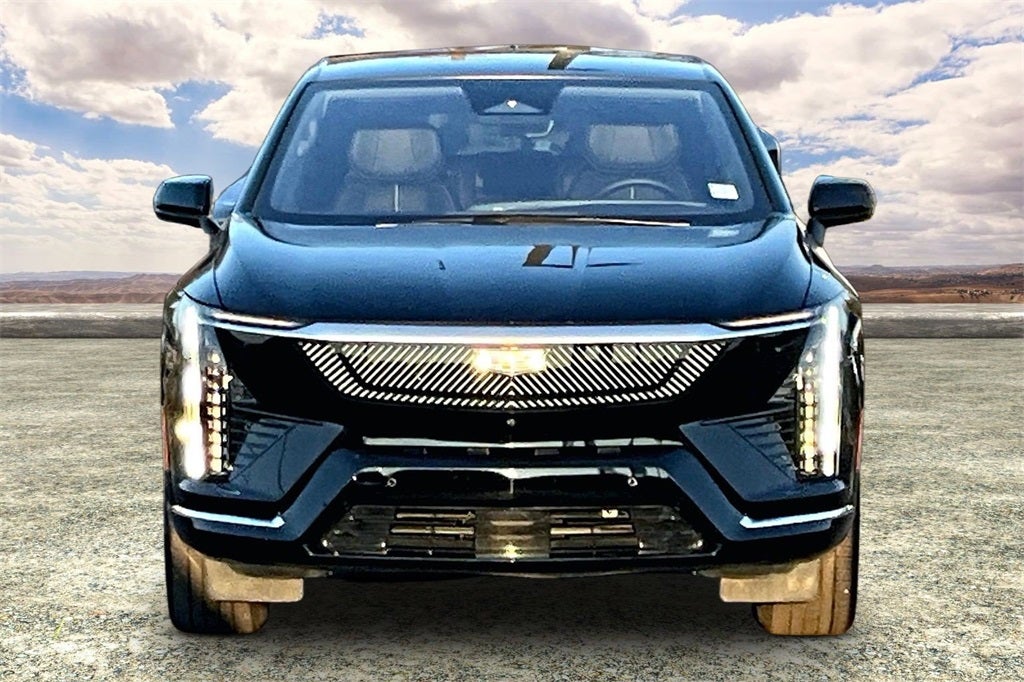 2025 Cadillac OPTIQ Luxury 2