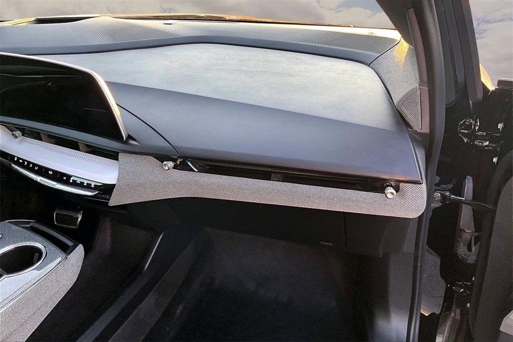 2025 Cadillac OPTIQ Luxury 2